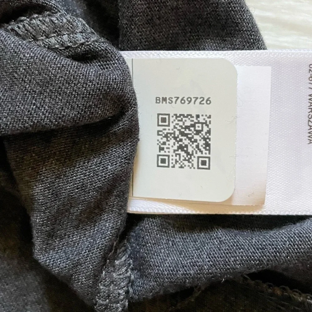 The North Face Men’s Short Sleeve Throwback Tee In Grey - Picture 5 of 6